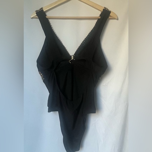 Sexy black one piece v-neck swimsuit with sequin and metallic detail size XL - Picture 6 of 12